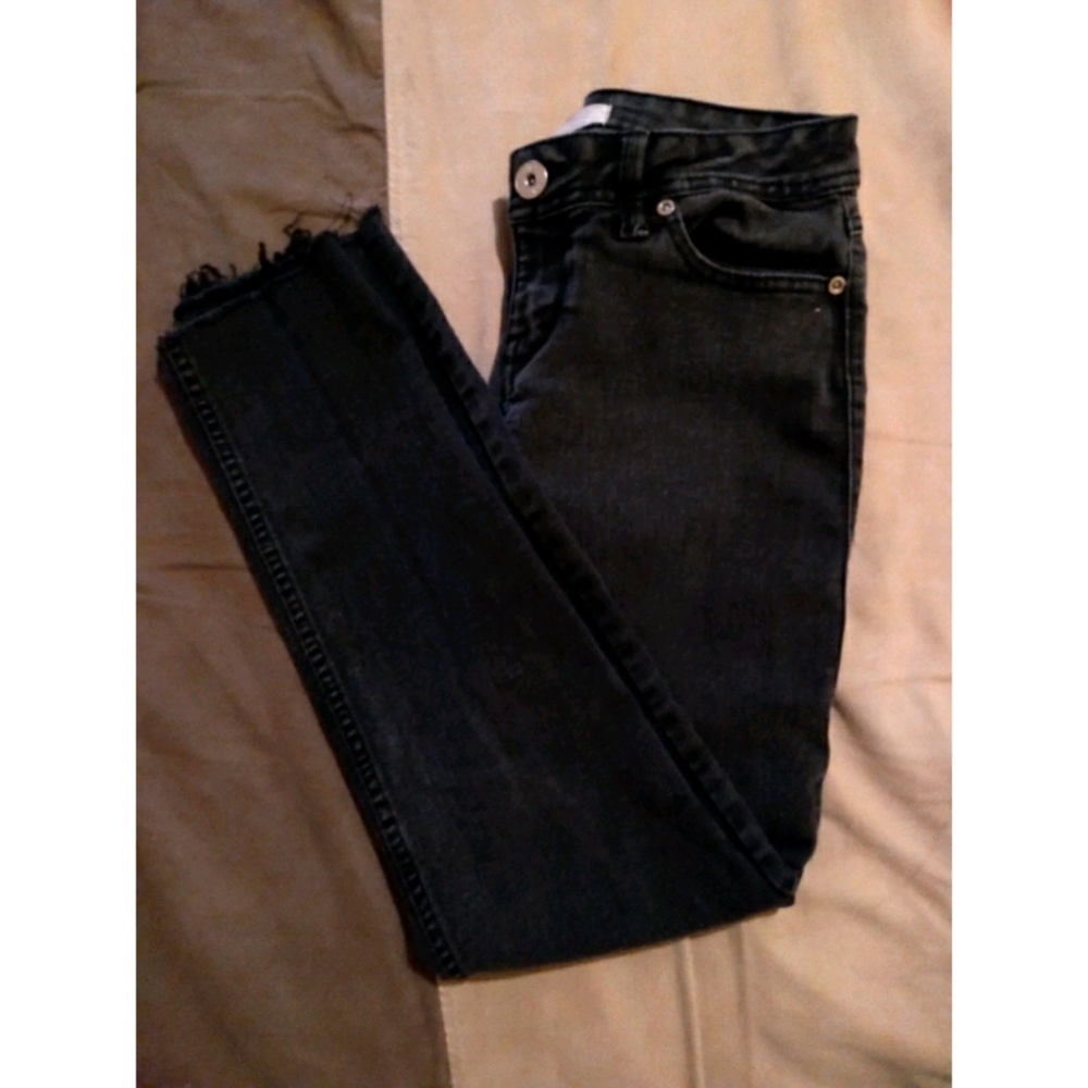 Black Cuttoff Skinny Jeans